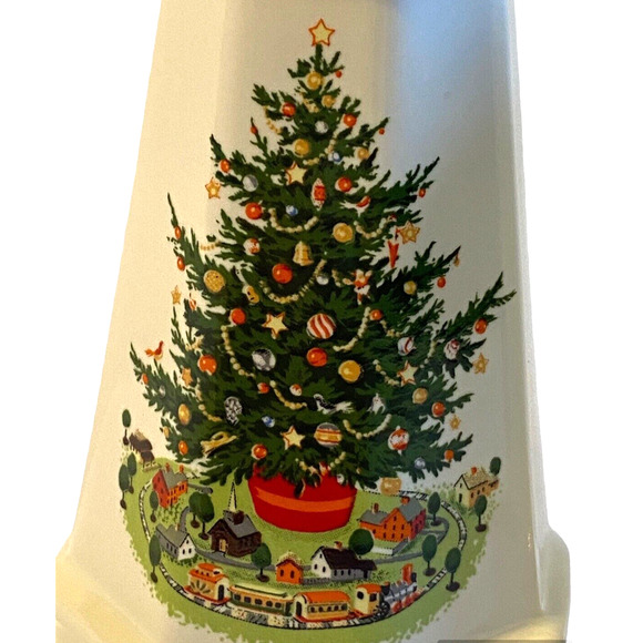 Vintage Pfaltzgraff 6-inch Porcelain Christmas Tree Salt & Pepper Shakers - Picture 2 of 7